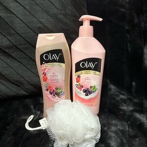 Olay Body Wash and Lotion - sponge included
Silky Berry Baies
